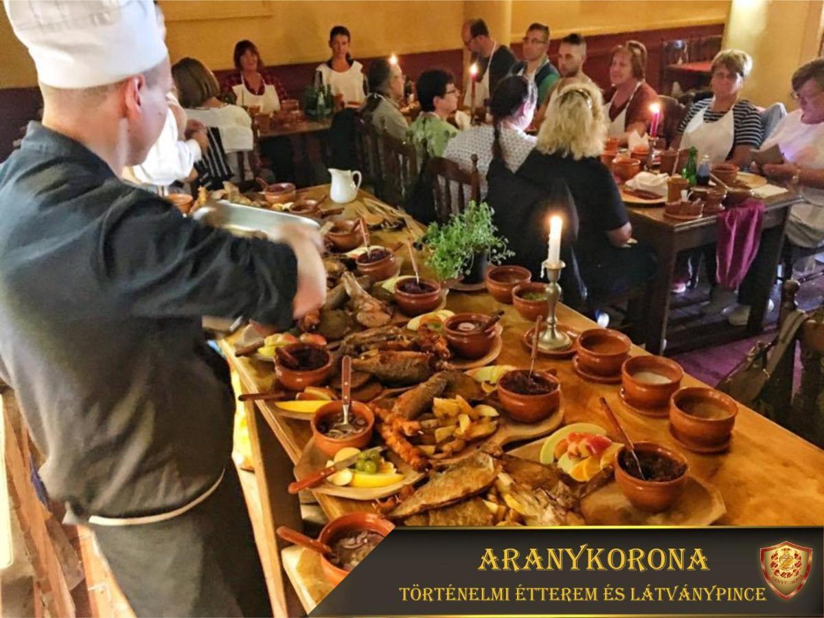 Aranykorona Hotel Мишкольц Экстерьер фото
