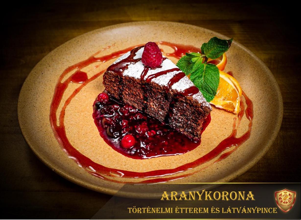 Aranykorona Hotel Мишкольц Экстерьер фото