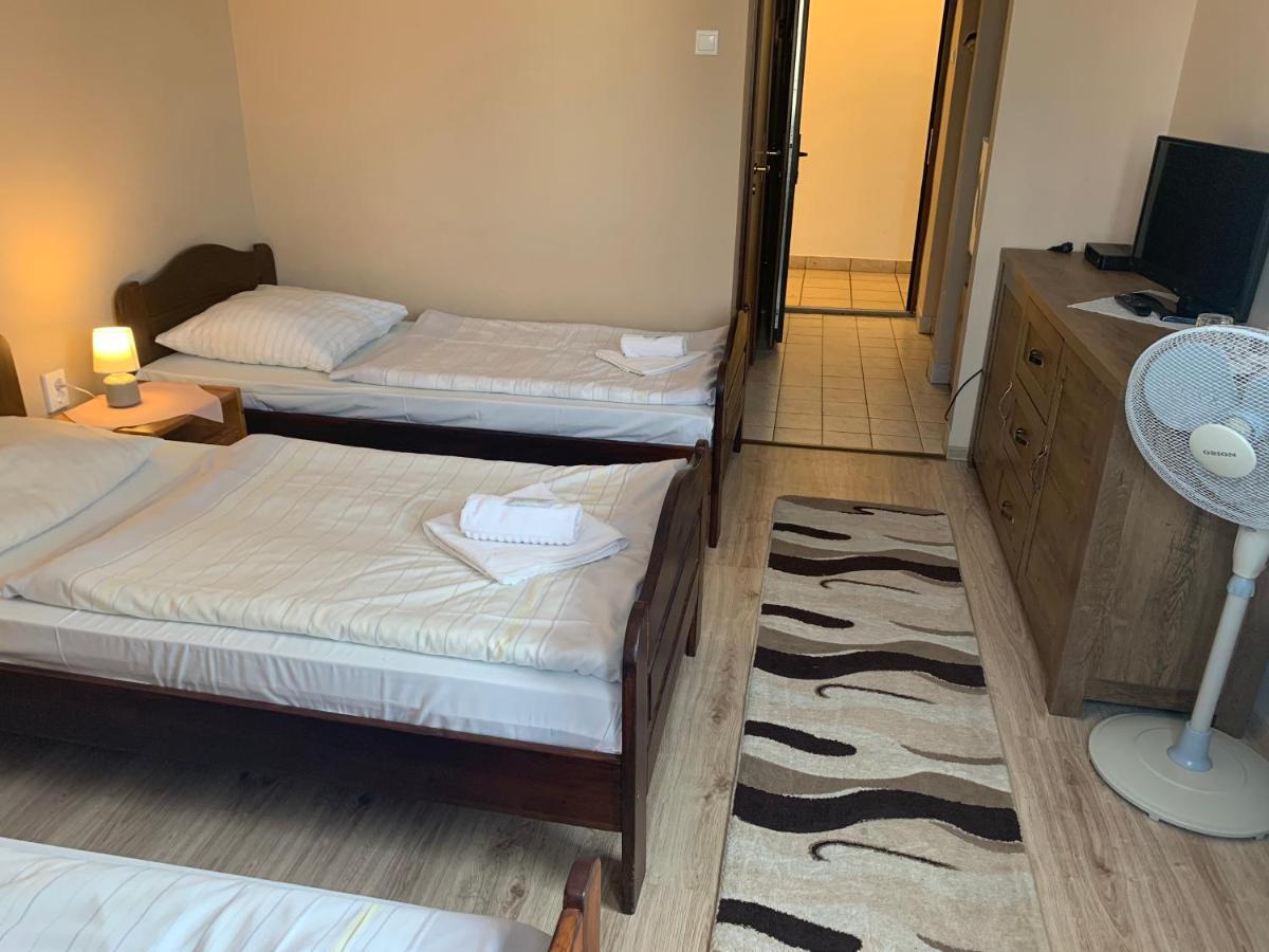 Aranykorona Hotel Мишкольц Экстерьер фото