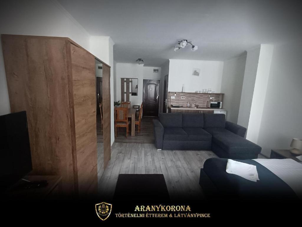 Aranykorona Hotel Мишкольц Экстерьер фото
