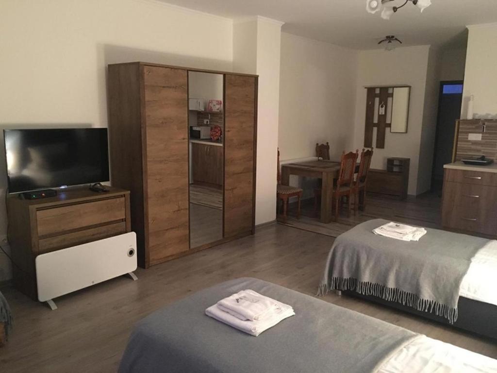 Aranykorona Hotel Мишкольц Экстерьер фото