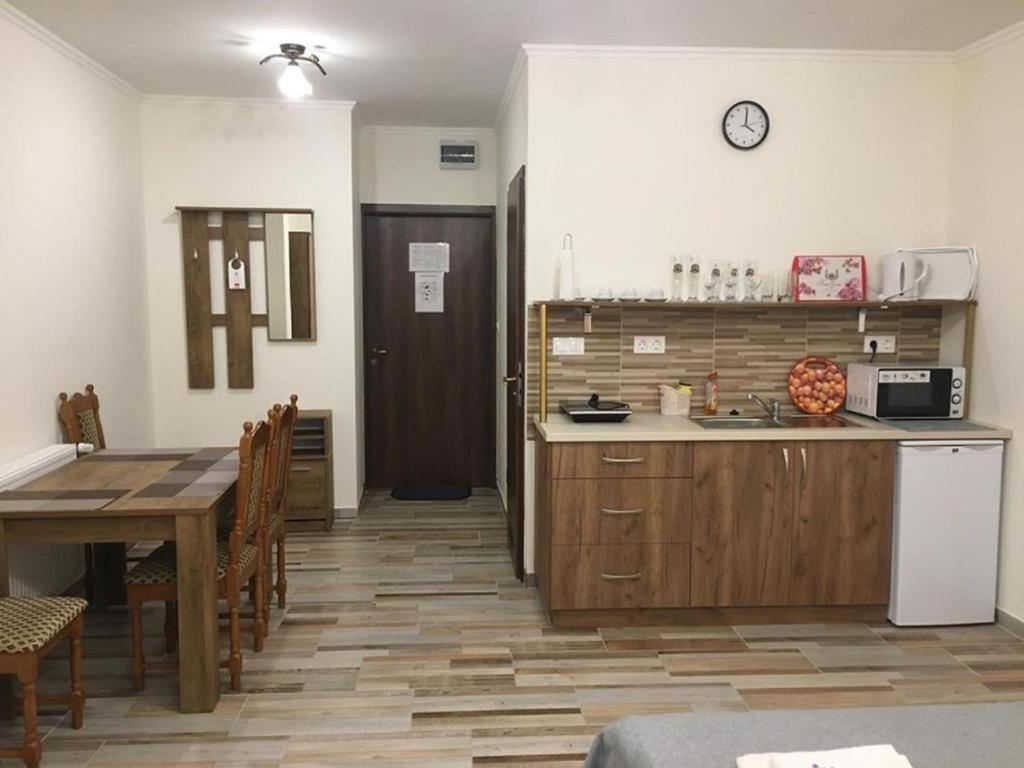 Aranykorona Hotel Мишкольц Экстерьер фото